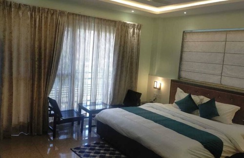 Sidhpur Hotel | SOLITUDE