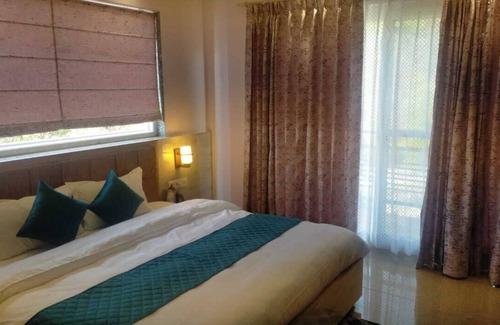 Sidhpur Hotel | SOLITUDE
