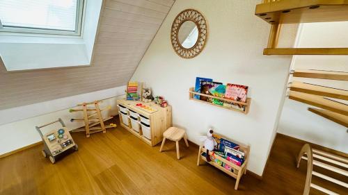 Kuessnacht Apartment | SOLUNA STAY I Penthouse lake view I 20 Min to Luzern I Kidsfriendly I Self-check-in I WIFI I Ski I Free Parking