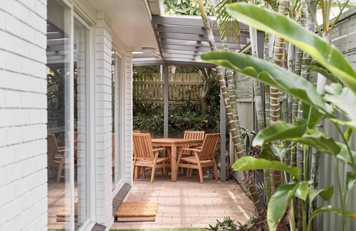 Shoal Bay Cottage | Som House 1! Immaculate 2 bedroom villa