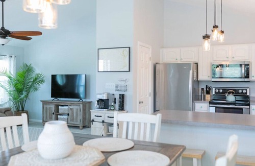 Colington Cottage | Somewhere On A Beach Private Pool Hot Tub Game Room Fire Pit