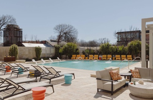 East Cesar Chavez Apartment | Sonder at East 5th | One-Bedroom Apartment w/Balcony