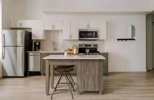 Midtown Village Apartment | Sonder by Marriott Bonvoy The Witherspoon Apartments Center City