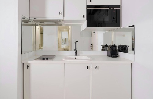 Huertas Apartment | Sonder by Marriott Bonvoy Santa Ana Apartments Las Letras