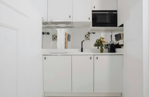 Huertas Apartment | Sonder by Marriott Bonvoy Santa Ana Apartments Las Letras