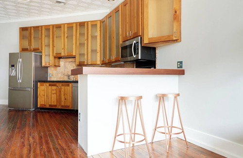 Historic District - North Apartment | Sonder The Congress