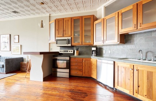 Historic District - North Apartment | Sonder The Congress