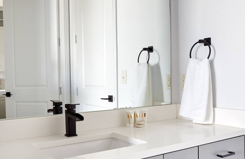 South Central Houston Apartment | Sonder The Hampstead