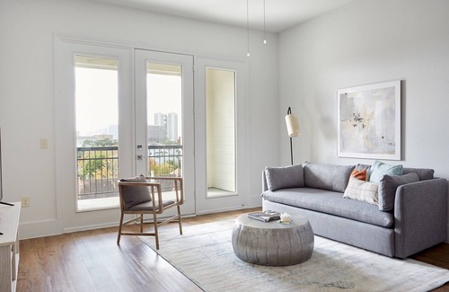 South Central Houston Apartment | Sonder The Hampstead