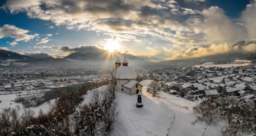 Arzl Apartment | Sonnige und ruhige Wohnung in Innsbruck - Stadtrand