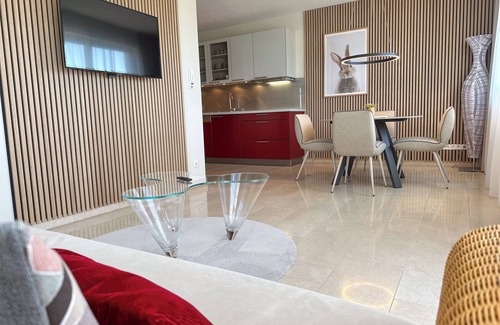 Seekirchen am Wallersee House | "SONNTAGSGLÜCK"-Premium Apartments Seekirchen: modern & spacious, pool area