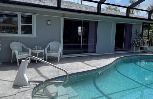 Sorrento Shores House | Soothing 3-bedroom house with pool and boat dock in Osprey