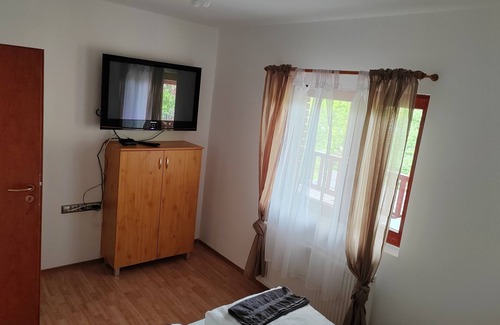 Zamardi Bed & Breakfast | Soothing bed & breakfast with WiFi in Zamárdi central