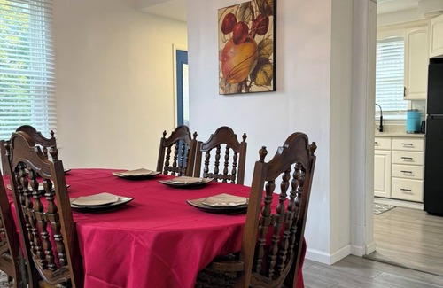 South Side Slopes House | Soothing entire 3-bedroom 2-fullbath house with AC in Pittsburgh