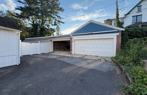 Bethlehem House | Sophisticated and spacious 7BR home— perfect for families, crews, professionals