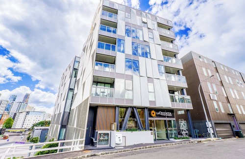 Parnell Apartment | Sophisticated One-Bedroom Hotel Suite in Parnell