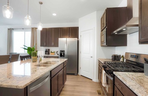 Longmont House | Sophisticated Retreat at High Point Drive – Your Dream Getaway Awaits Her #41712