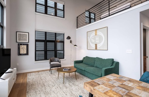 Old City Apartment | Sosuite Corner 2BR Loft w W D Shared Roofdeck