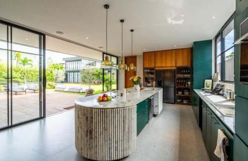 Umalas Villa | Soul Moon Retreat - Elegance, Comfort, and Natural Seclusion