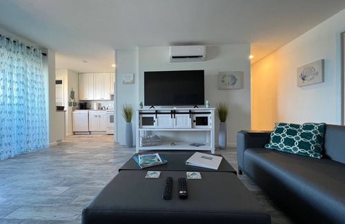 Bolongo Bay Condo | Sound of the Sea - A tranquil oceanfront condo!