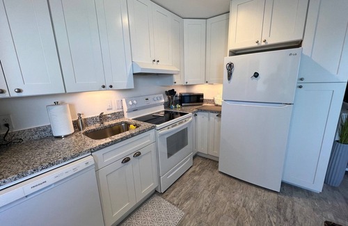 Bolongo Bay Condo | Sound of the Sea - A tranquil oceanfront condo!