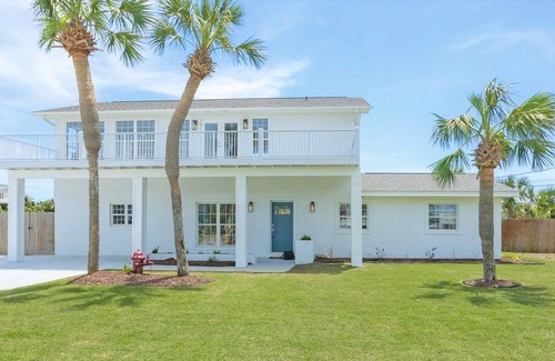 Villa Segunda House | Sound View - 5 Bedroom Home with POOL! Sleeps 20
