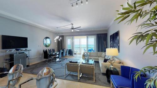 Seven Mile Beach Apartment | South Bay Beach Club #14 - 4 Bedroom 4 Bathroom Unit