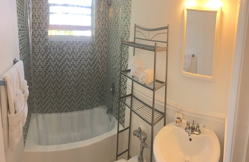 West Avenue Hotel | SOUTH BEACH BUNK BED HOTEL SUITE: WALK TO EVERYTHING!