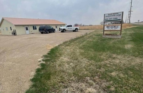 Doland House | South Dakota Outdoorsman lodge