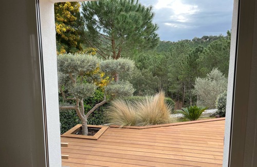 La Londe-les-Maures Villa | South-facing villa with swimming pool in the Valcros area