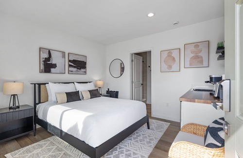 South Oceanside Hotel | South Oceanside Bunalow 3 - Deluxe Queen Studio + Patio