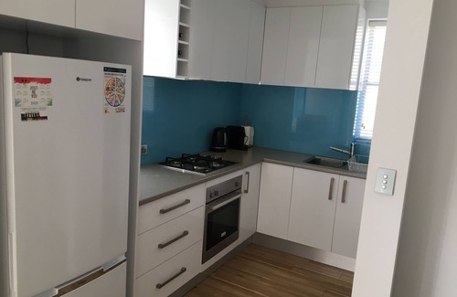 Henley Beach Apartment | *South on Henley* seaside beach getaway just metres from the beach
