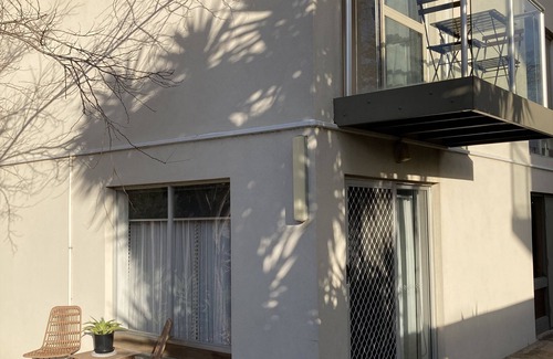 Henley Beach Apartment | *South on Henley* seaside beach getaway just metres from the beach