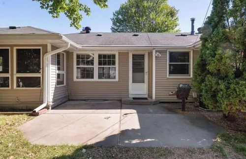 Edina House | Southdale Stinger! Modern 5+BR near it all