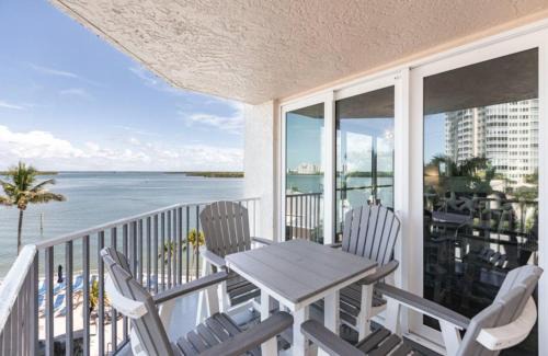 Fort Myers Beach Apartment | Southern Comfort - Updated Waterfront Condo