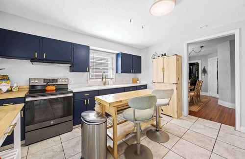 Wilder Park Apartment | Southern Parkway Retreat Near Attractions & Dining