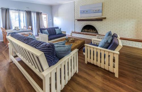 Van Dyks Bay House | Southern Right Guest House