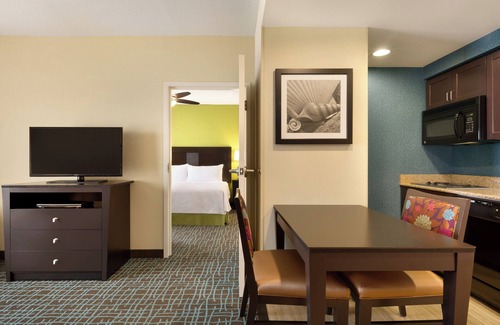 Biggar Hotel | Southwest FL Getaway! Comfy Unit w Kitchen