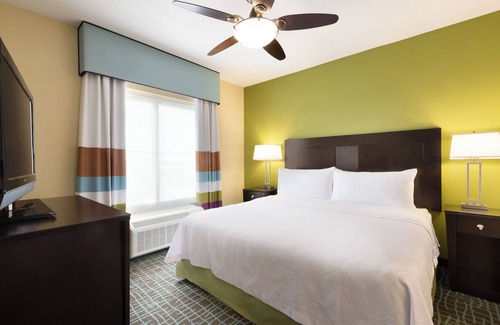Biggar Hotel | Southwest FL Getaway! Comfy Unit w Kitchen