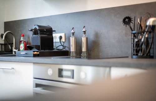 Fasanenhof Apartment | SoWi: Design Apartment - Garden View & Parking
