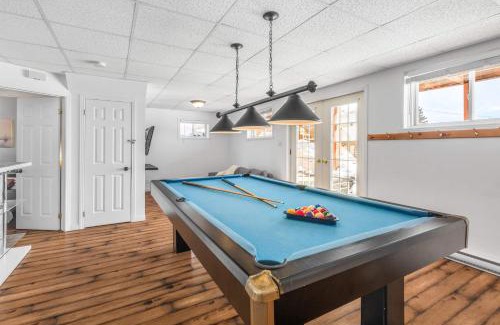 Petite-Riviere-Saint-Francois Ski Chalet | Spa Pool table Mountain view - Martine-54