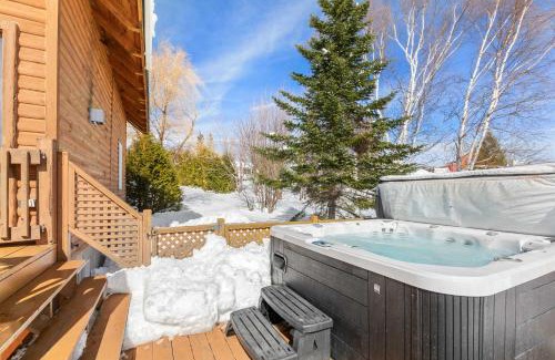 Petite-Riviere-Saint-Francois Ski Chalet | Spa Pool table Mountain view - Martine-54