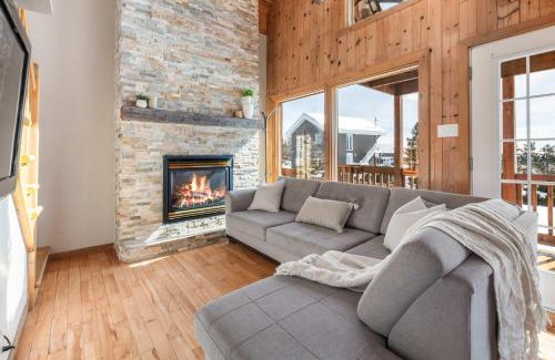 Petite-Riviere-Saint-Francois Ski Chalet | Spa Pool table Mountain view - Martine-54