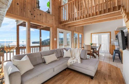 Petite-Riviere-Saint-Francois Ski Chalet | Spa Pool table Mountain view - Martine-54