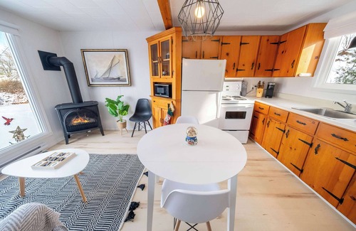 Montmagny Regional County Municipality House | Spa & River view - Le Jardin