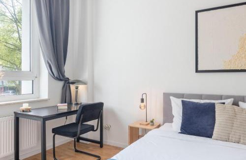 Frohnhausen Apartment | SpaceStays Apartment WIFI Netflix Parking!