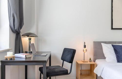 Frohnhausen Apartment | SpaceStays Apartment WIFI Netflix Parking!