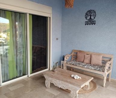 Carosse Apartment | Spacieux appart T3 à st gilles les bains 80 m2, grande varangue, plage