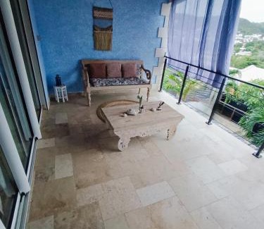 Carosse Apartment | Spacieux appart T3 à st gilles les bains 80 m2, grande varangue, plage