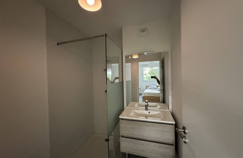 Saint-Martin Apartment | Spacieux Appartement, Plein Centre 3mn a Pied Gare St Roch, Terrasse Parking